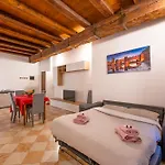 Bed & Breakfast Arena Mazzini Centro Verona