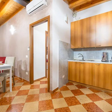 Arena Mazzini Centro Couette-café 3*