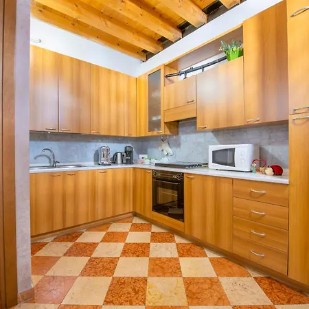 Bed & Breakfast Arena Mazzini Centro Verona