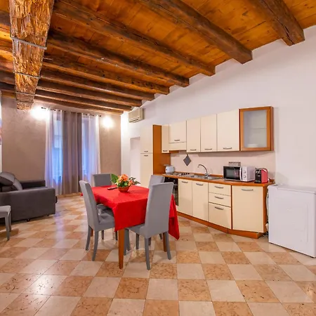 Arena Mazzini Centro 3* Верона